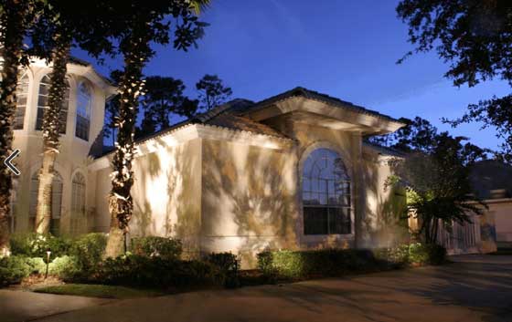 orlando landscape lighting installed on home and driveway