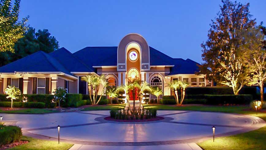 orlando landscape lighting installed by licensed contractor on home